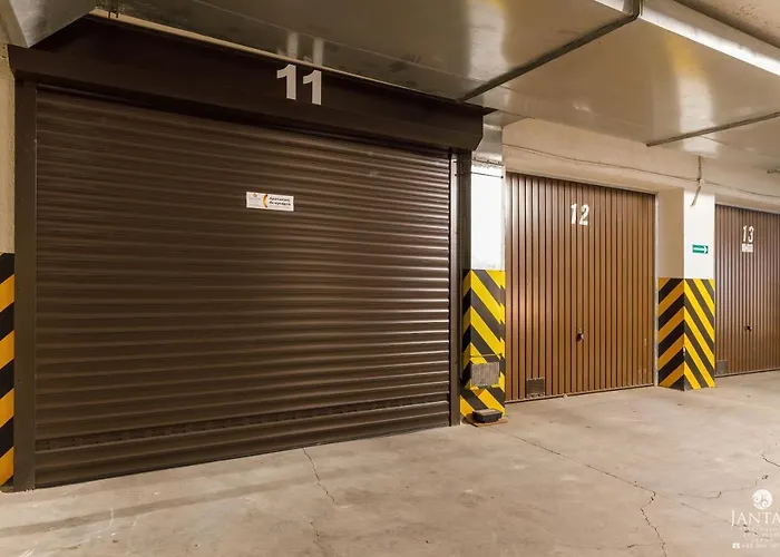 Port Towarowa 17 Z Garazem By Jantar